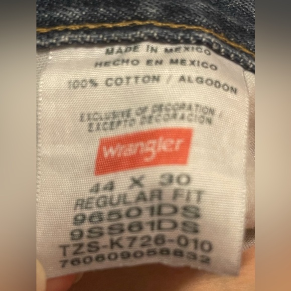 - Wrangler Men’s Regular Fit Medium Wash Blue Jeans Size 44x30 (42x28.5) - Picture 3 of 6